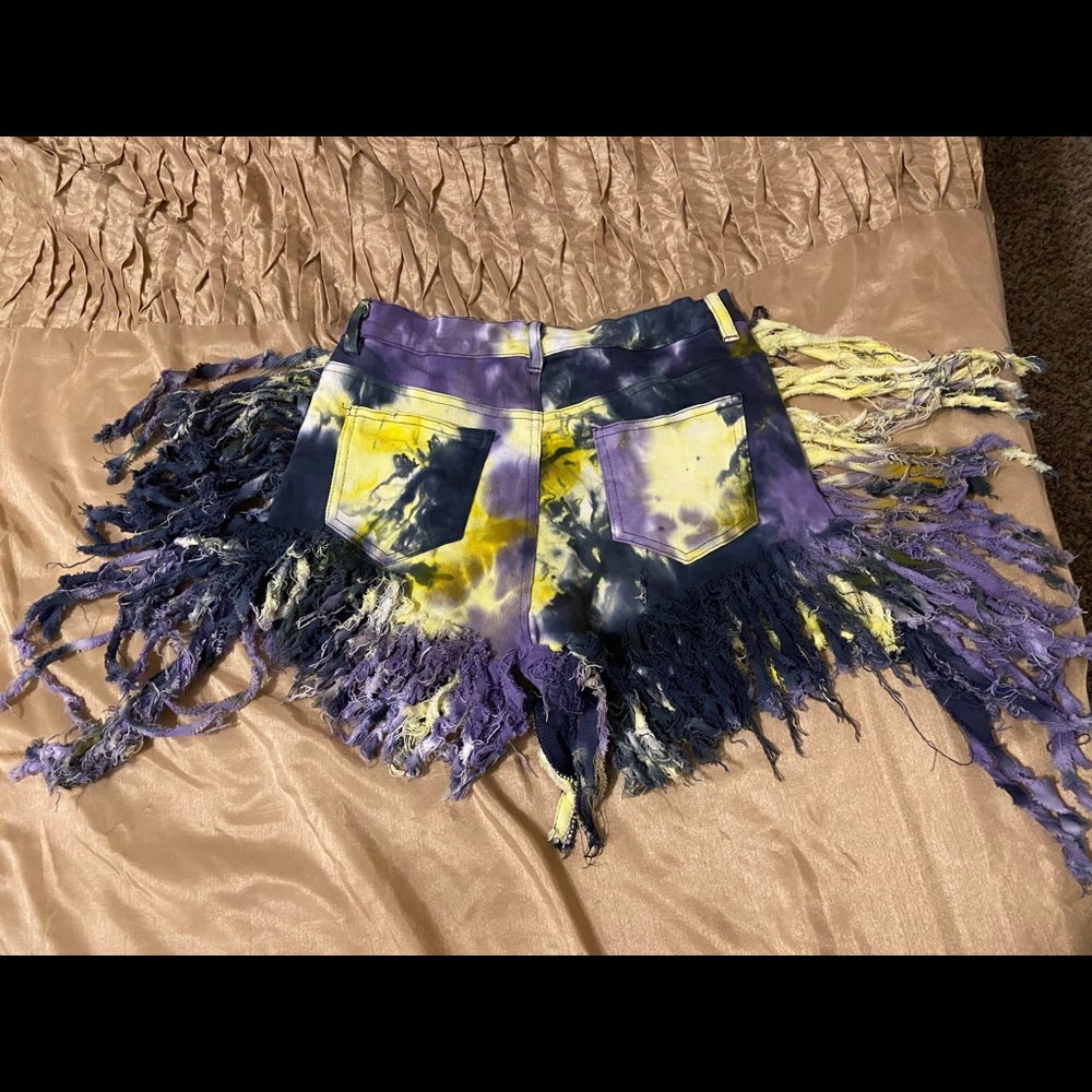 Tie Dye Fringe Denim Shorts - Picture 5 of 7